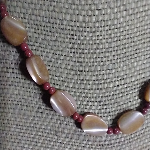Brown Shell Necklace beaded - Picture 4 of 4